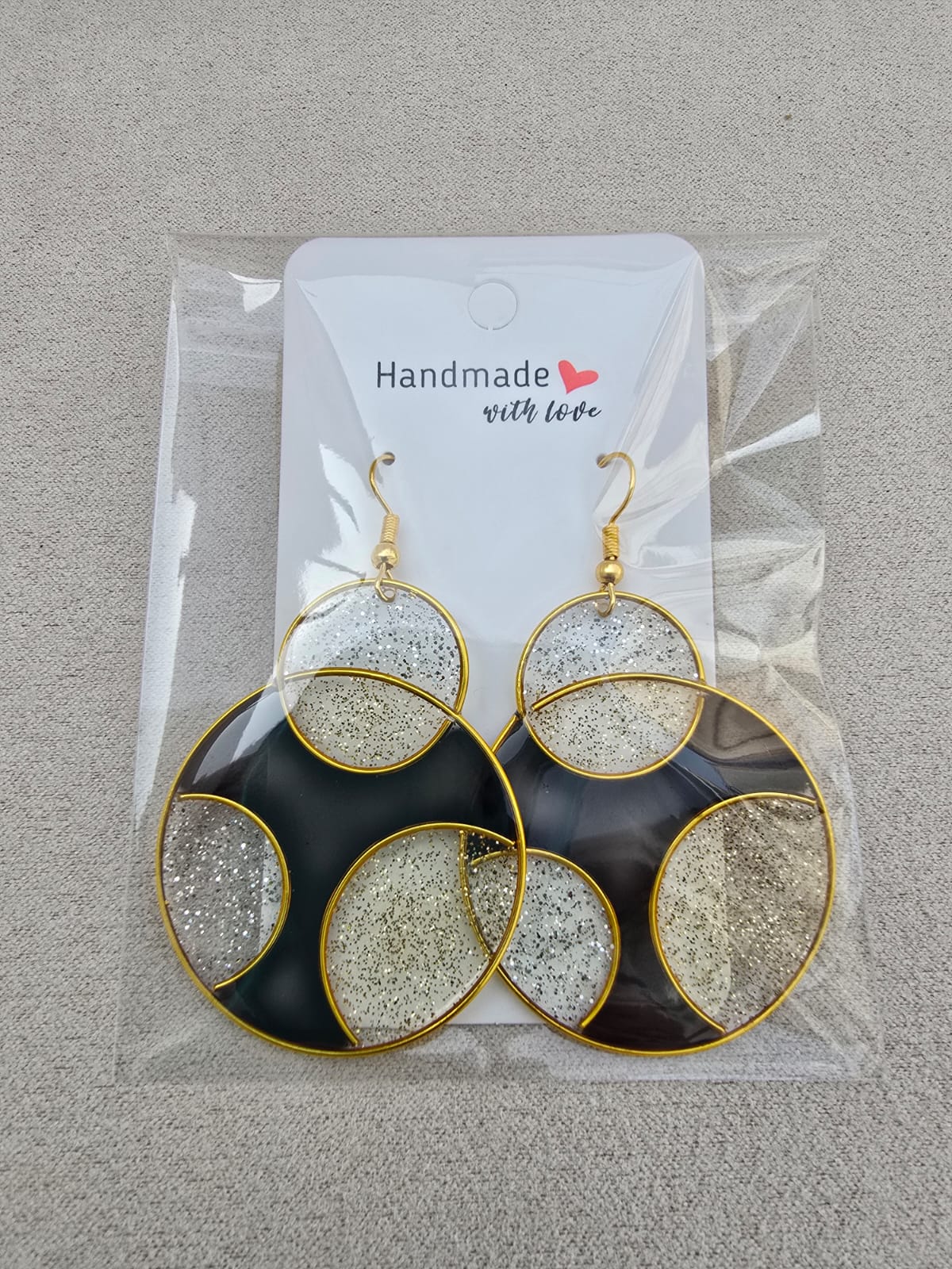 SMOKY BUBBLE earrings.