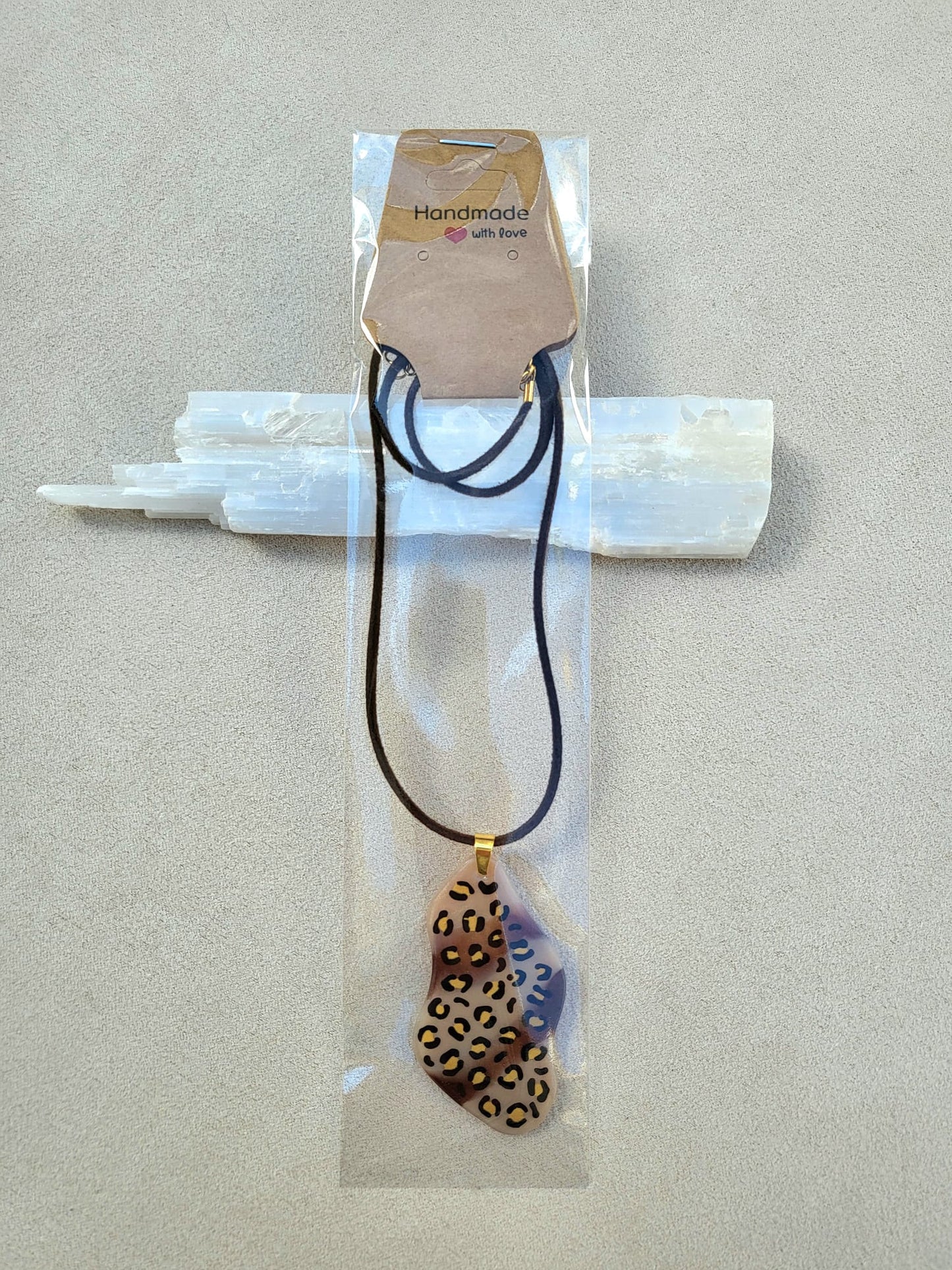 LEOPARD pendant.