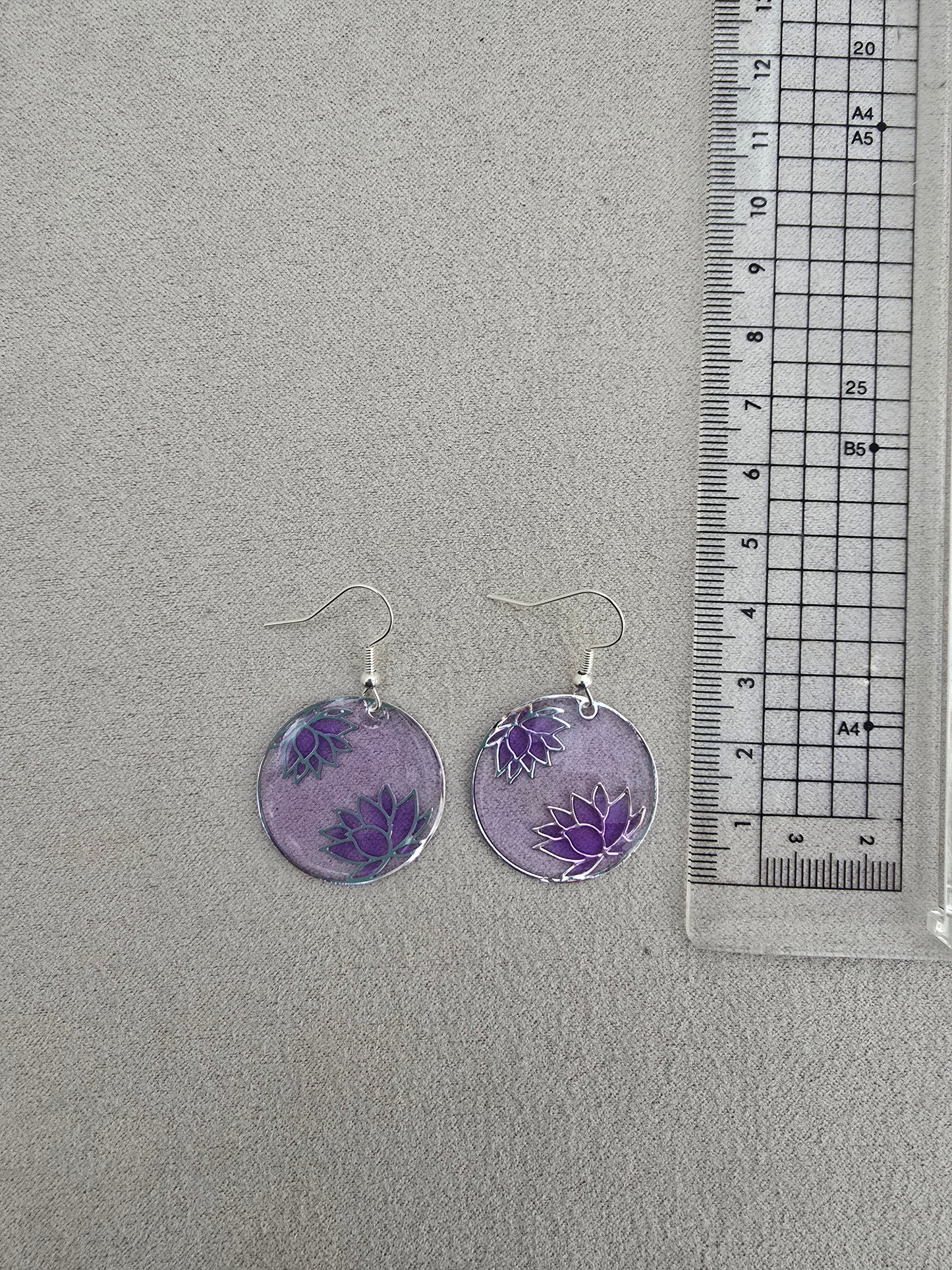 LILAC WATER LILY earrings.