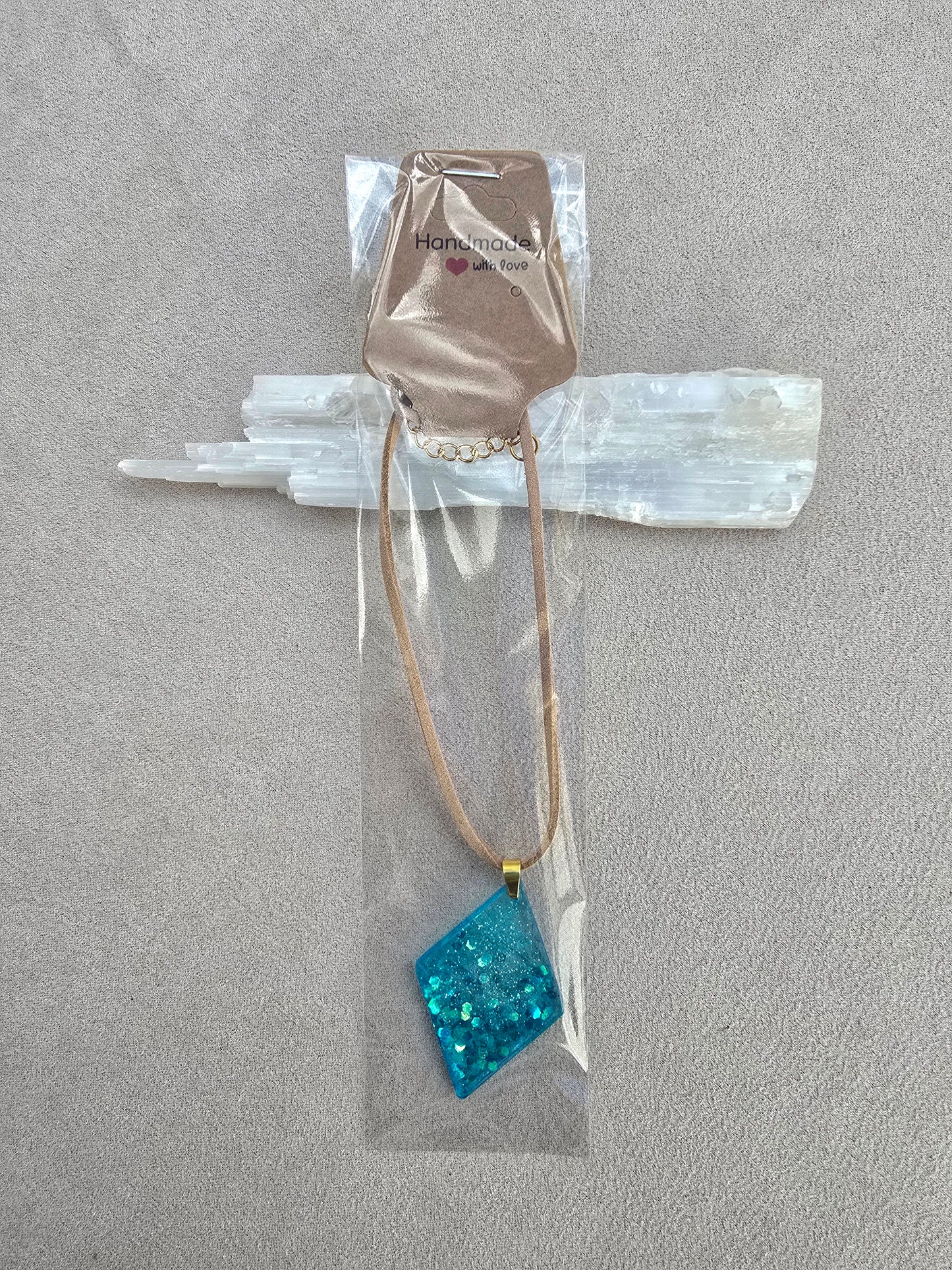 MARINE SHINE pendant.