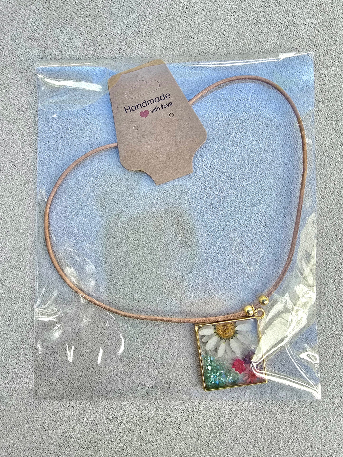 FLOWER POWER pendant.