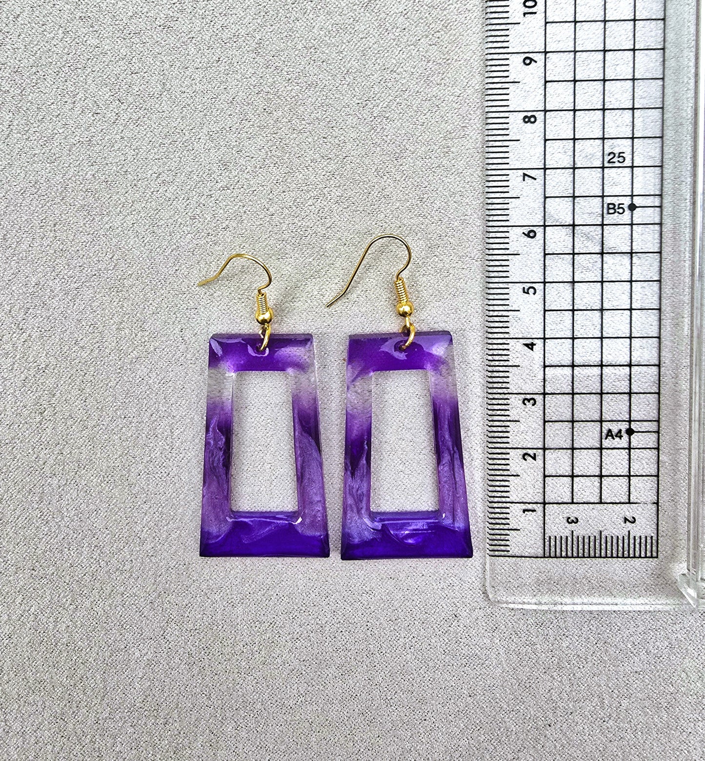 FANTASY GRAPE earrings.