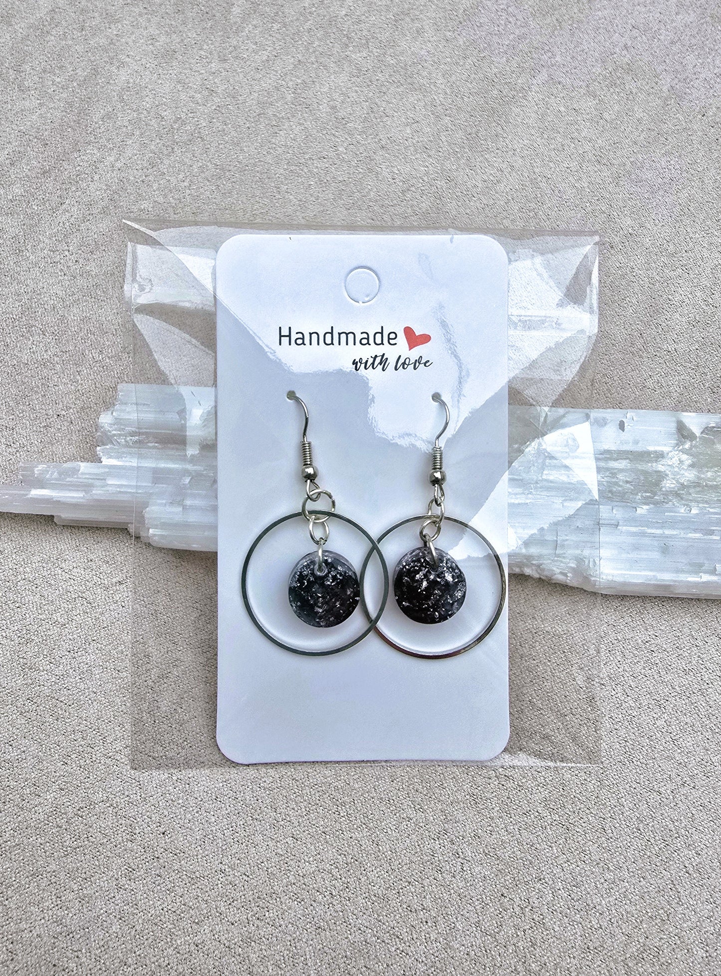 CHILL BLACK earrings.