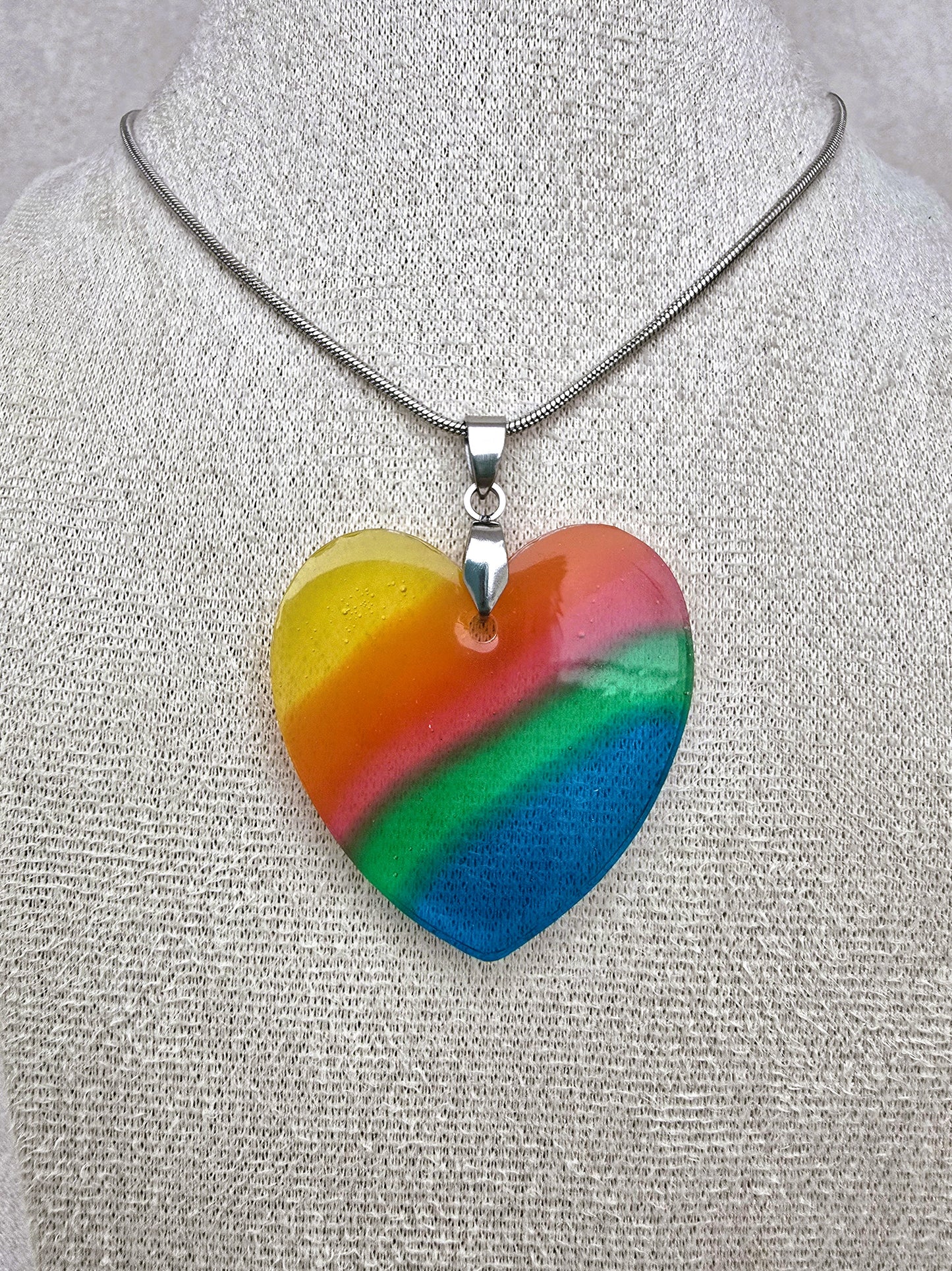 Collar CORAZÓN LUMICOLOR.