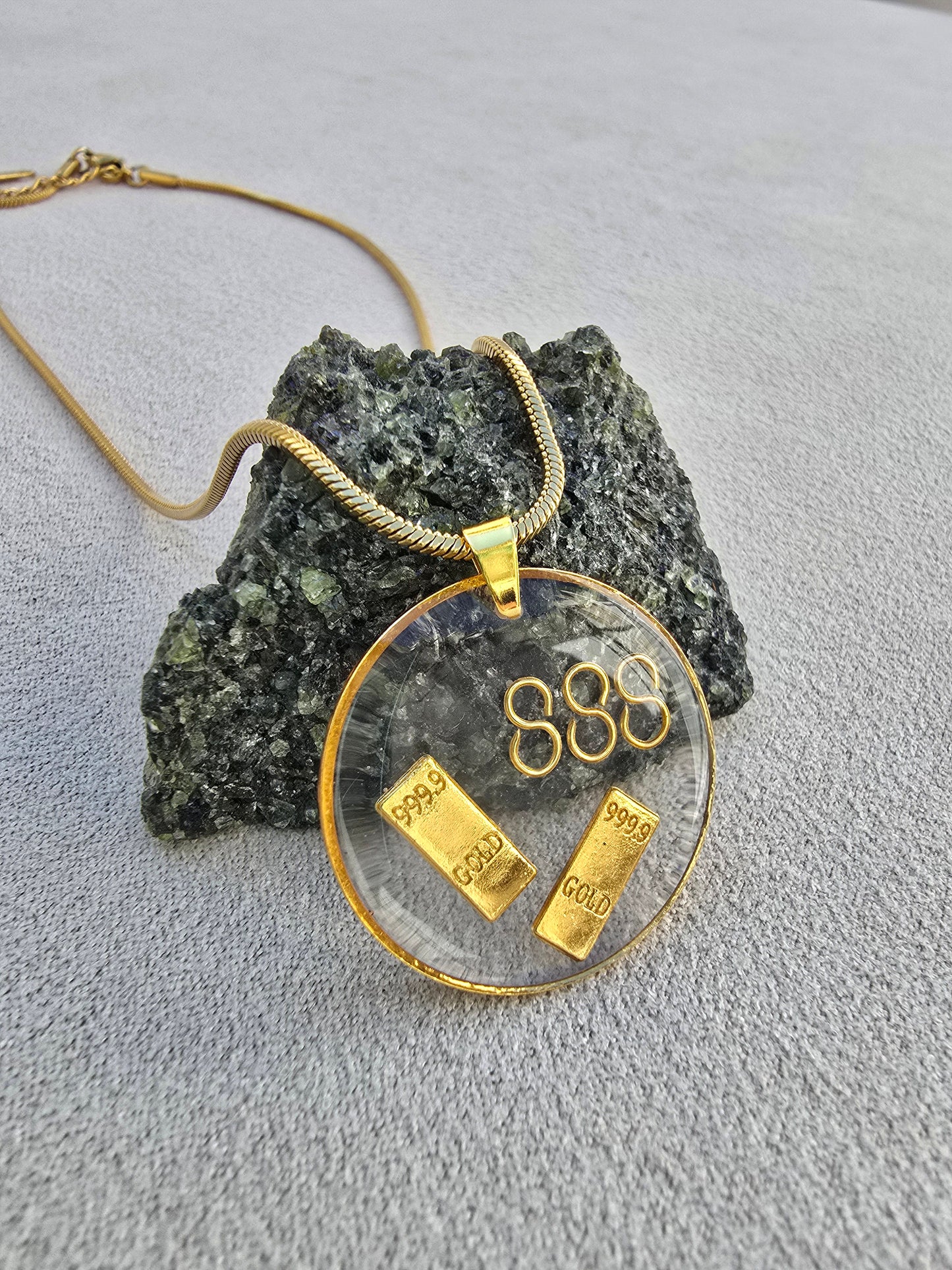Collar 888