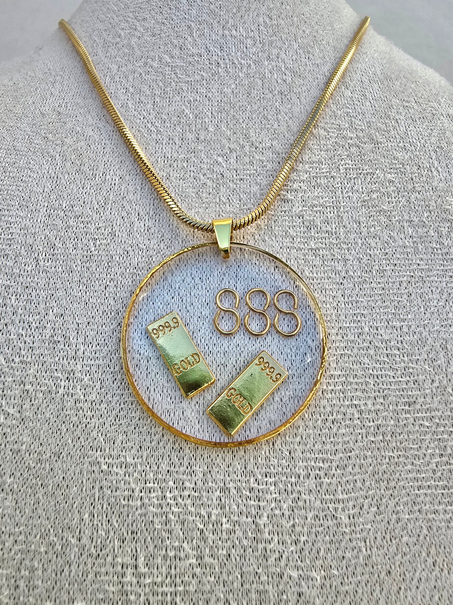 Collar 888