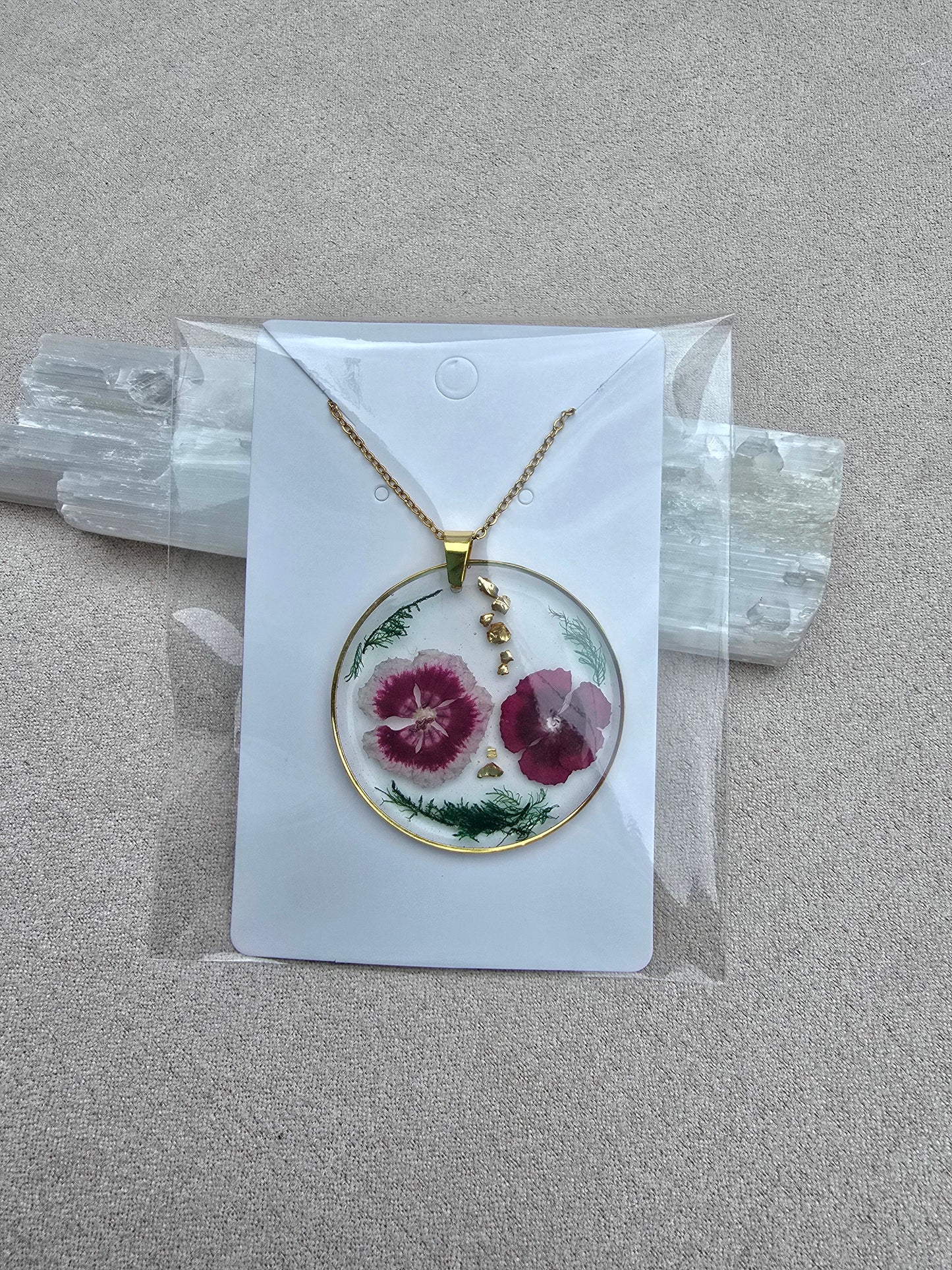 GOLD CARNATION necklace.