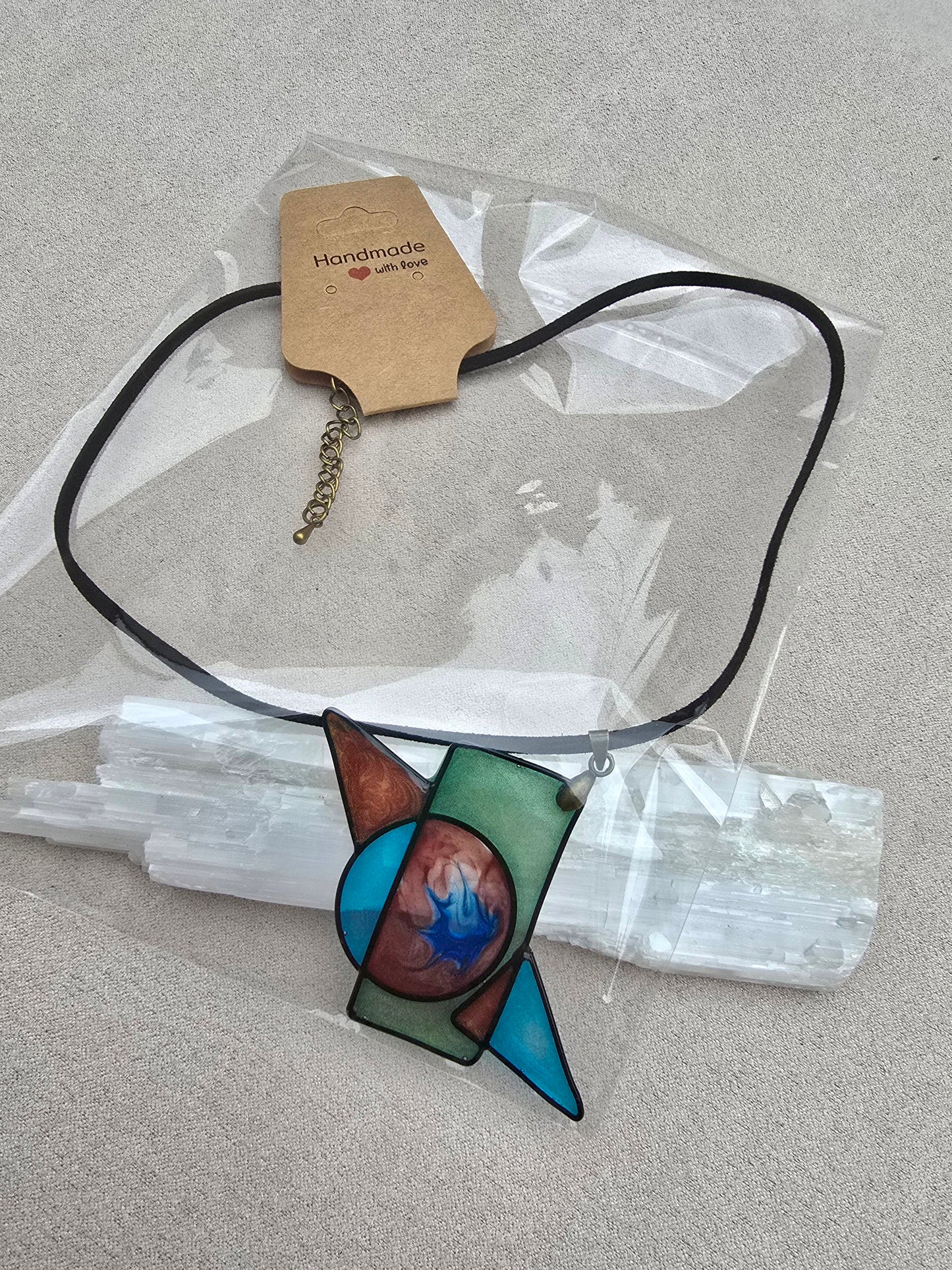 GEOMETRIC WORLD pendant.