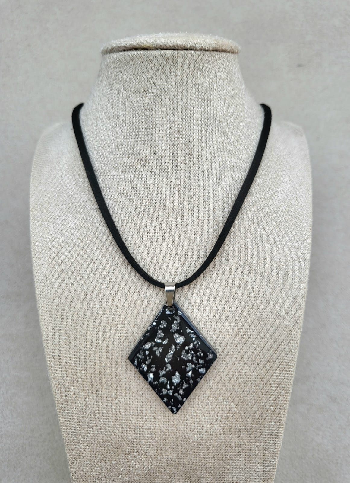 Collar NOCHE EN PLATA.