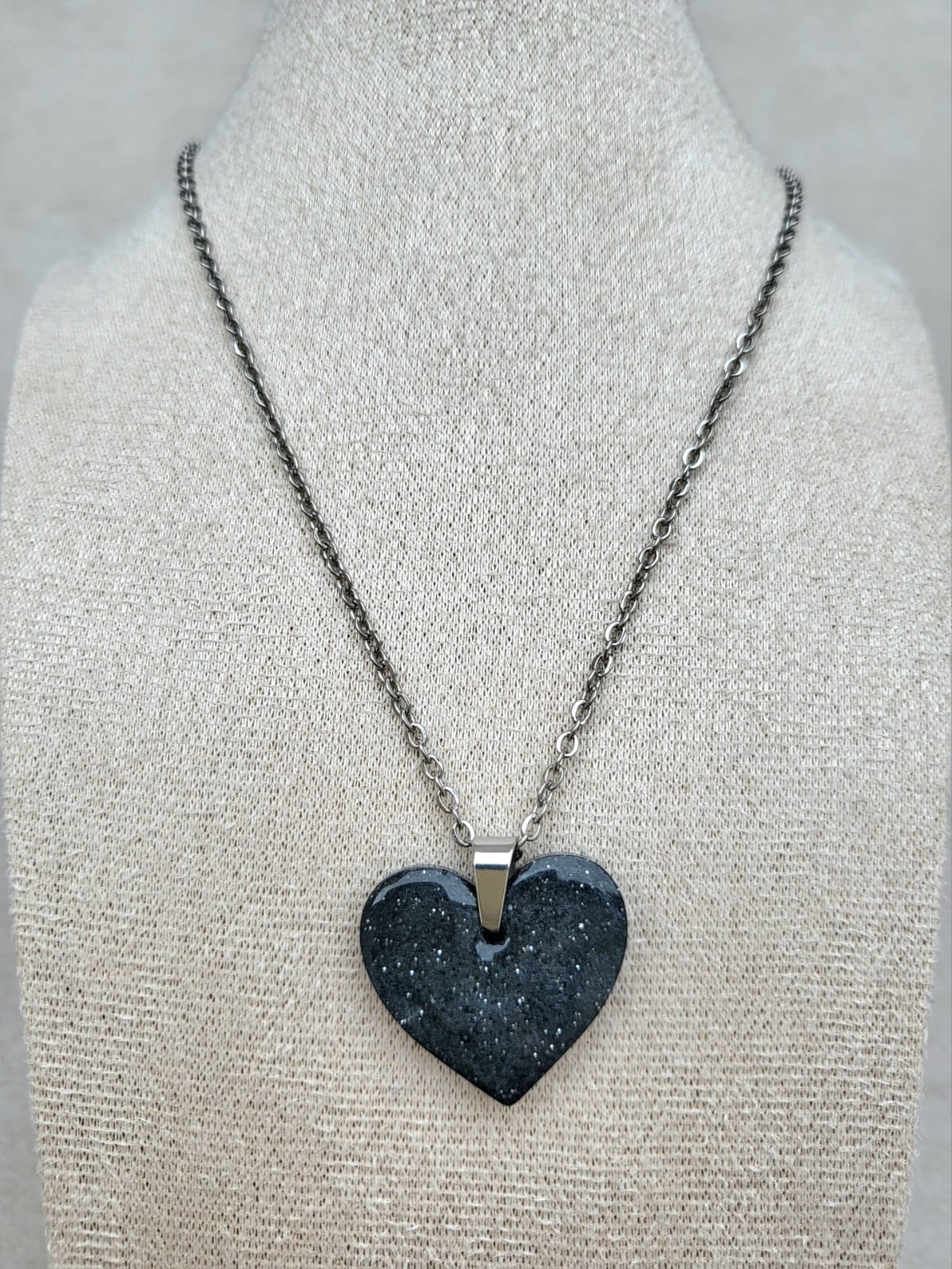 Collar CORAZÓN NOCTURNO.