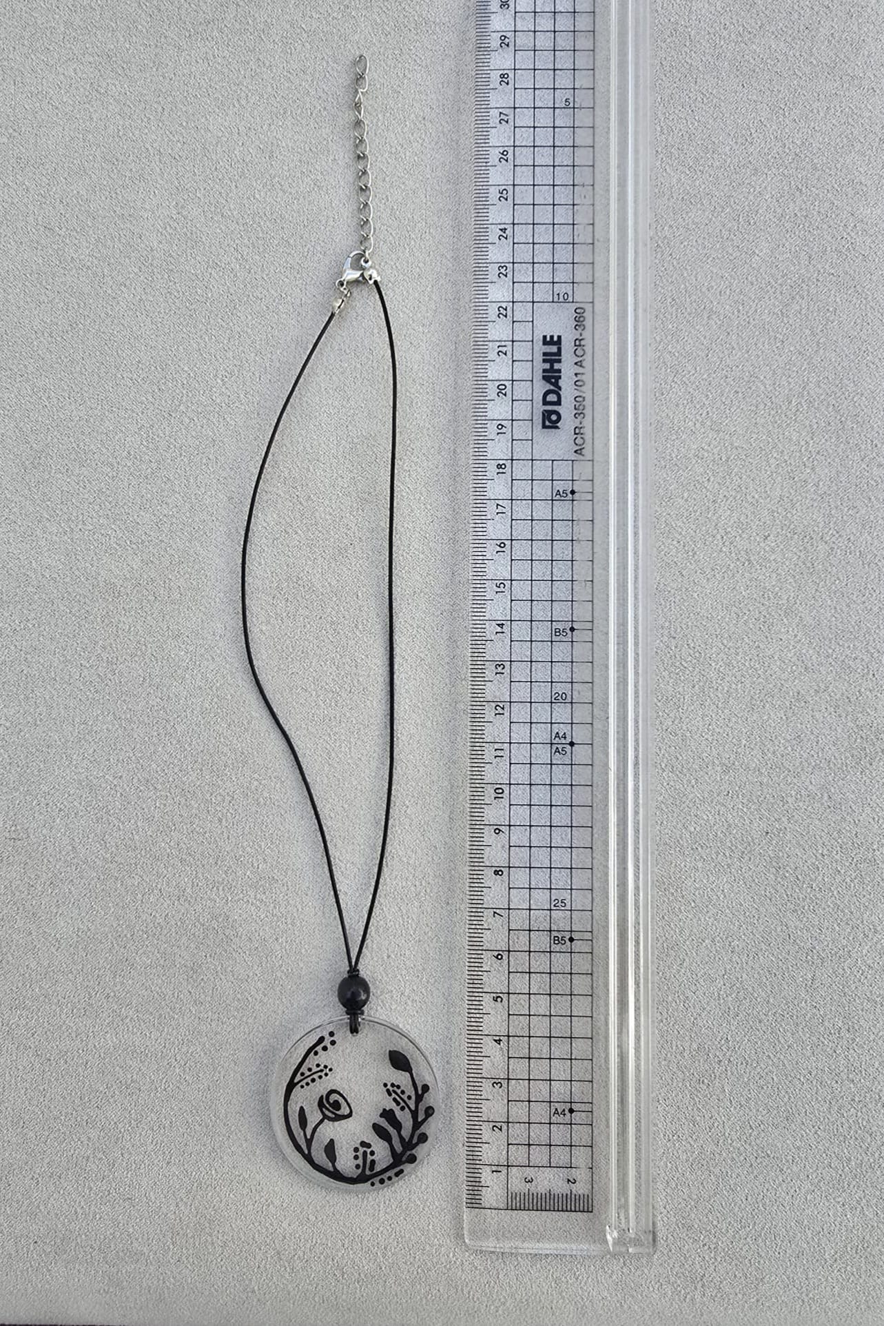 NATURAL SILHOUETTE Pendant