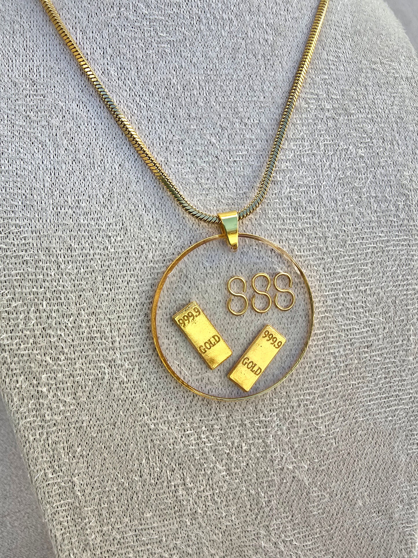 Collar 888